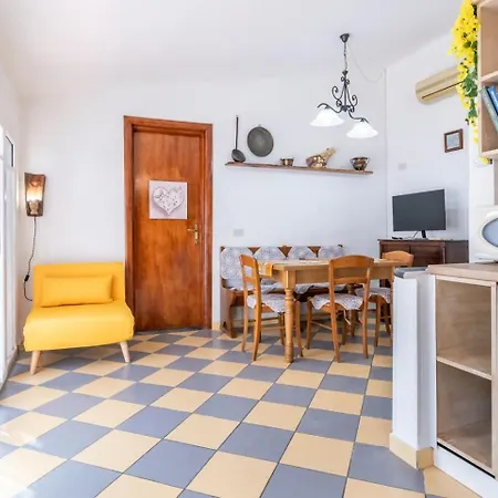 Holiday home Lh Le Calendule Di Cisanello *